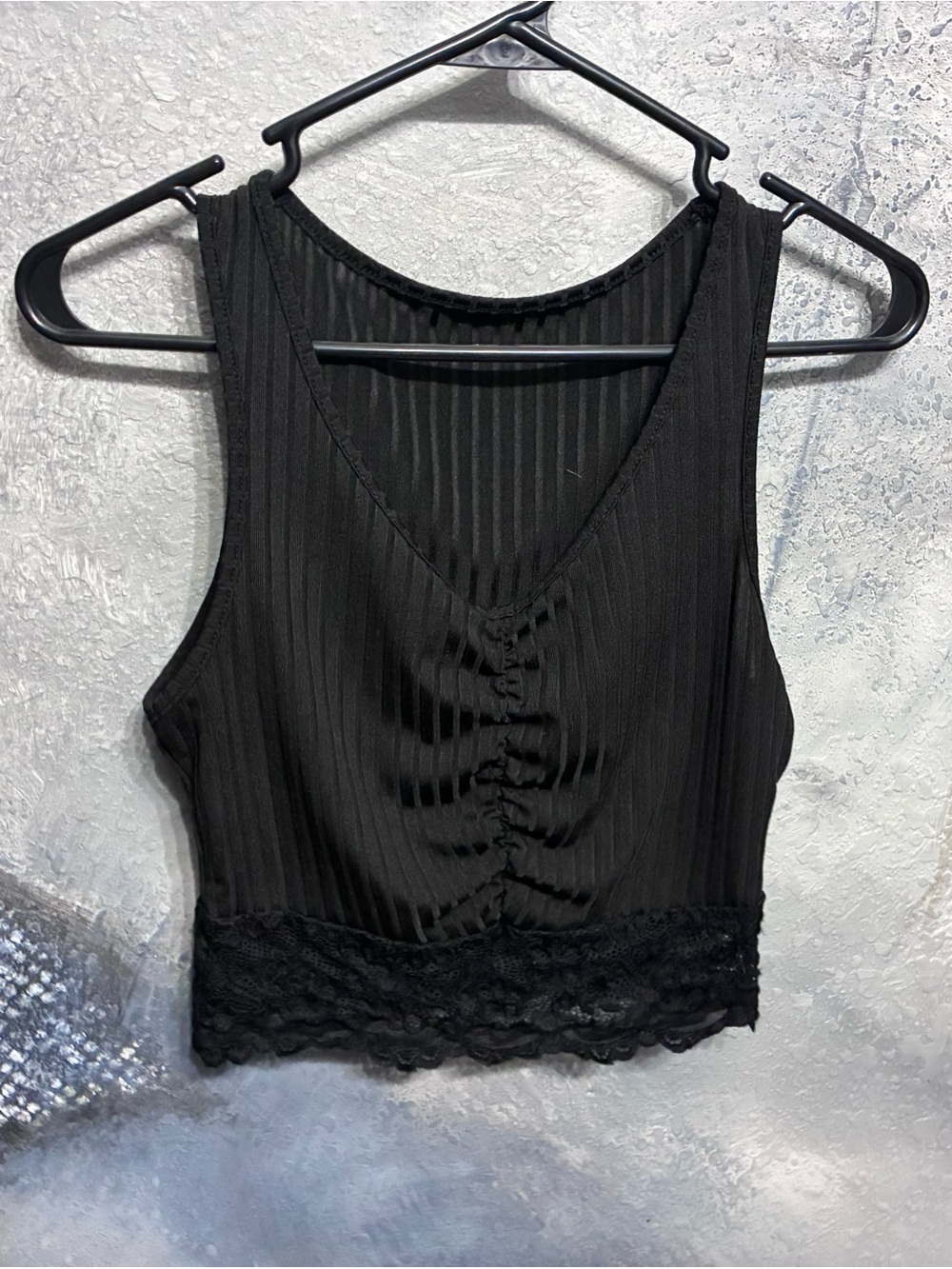RIBBED V NECK TANK TOP WITH LACE TRIM XS
